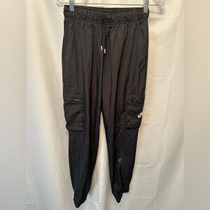 Nike Sportswear Youth XL Nylon Cargo Pants Black Pockets Bike Short Liner